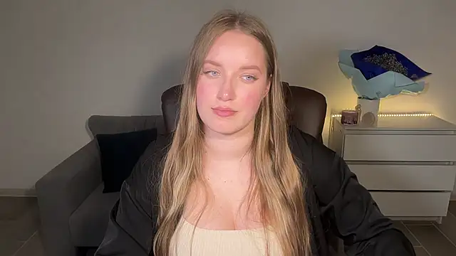 Snapshot of EvaMaddison chatting on 06-24-26, 07:46 EvaMaddison online show from 06-24-26, 07:46