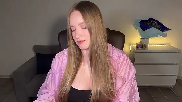 Snapshot of EvaMaddison chatting on 07-19-26, 10:13 EvaMaddison online show from 07-19-26, 10:13