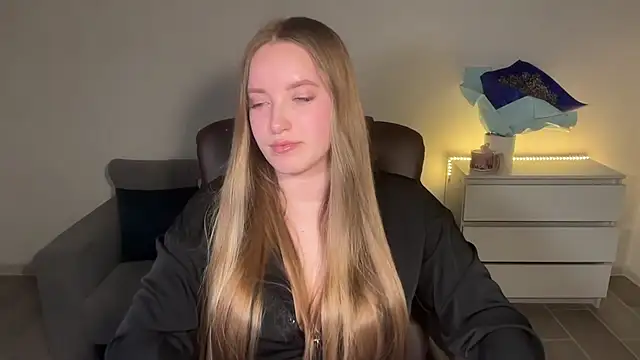 Snapshot of EvaMaddison chatting on 07-20-26, 10:56 EvaMaddison online show from 07-20-26, 10:56