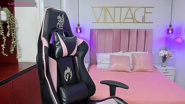 amy-thomson1 online show from 09-23-25, 12:19