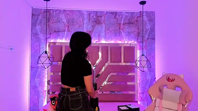 Nami usagi online show from 12-21-24, 06:12