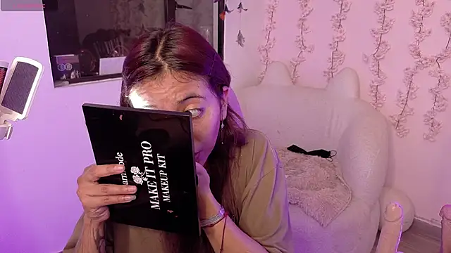 Nami usagi online show from 04-15-26, 07:10