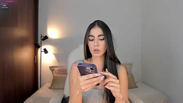 Snapshot of RebeccaBaxter chatting on 10-08-25, 01:47 RebeccaBaxter online show from 10-08-25, 01:47