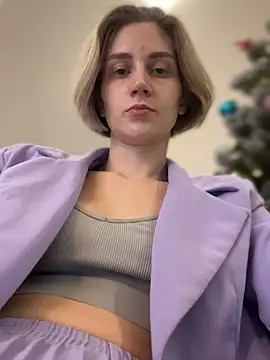 Snapshot of Feral_berry_8133 chatting on 12-13-24, 06:00 Feral berry 8133 online show from 12-13-24, 06:00