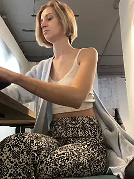 Snapshot of Feral_berry_8133 chatting on 01-07-25, 08:13 Feral berry 8133 online show from 01-07-25, 08:13