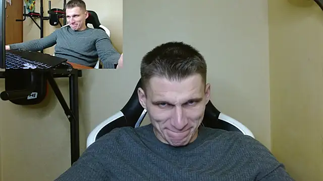 Snapshot of PoliglotJoe chatting on 12-22-24, 01:12 PoliglotJoe online show from 12-22-24, 01:12