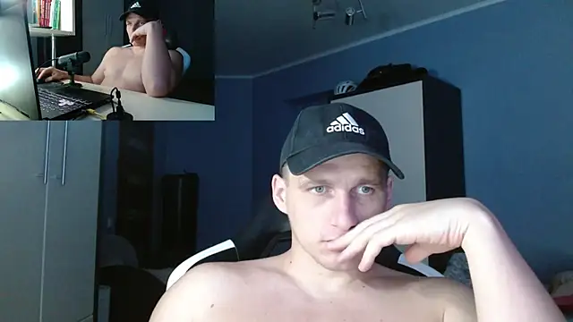 Snapshot of PoliglotJoe chatting on 09-22-25, 04:14 PoliglotJoe online show from 09-22-25, 04:14
