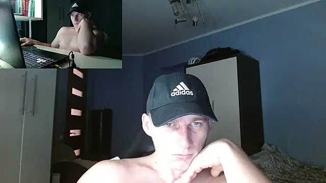 Snapshot of PoliglotJoe chatting on 09-23-25, 02:14 PoliglotJoe online show from 09-23-25, 02:14