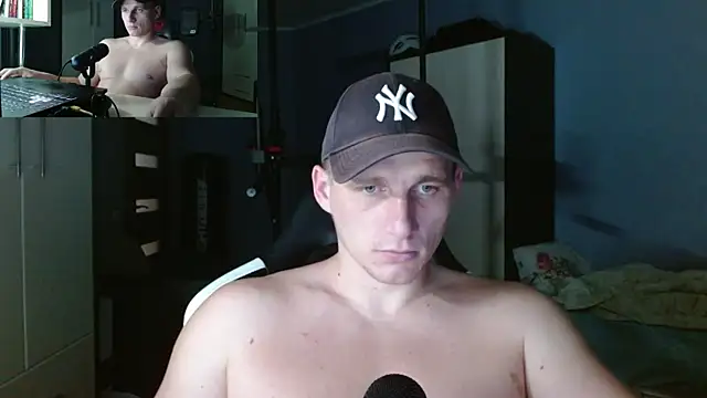 Snapshot of PoliglotJoe chatting on 10-13-25, 09:59 PoliglotJoe online show from 10-13-25, 09:59