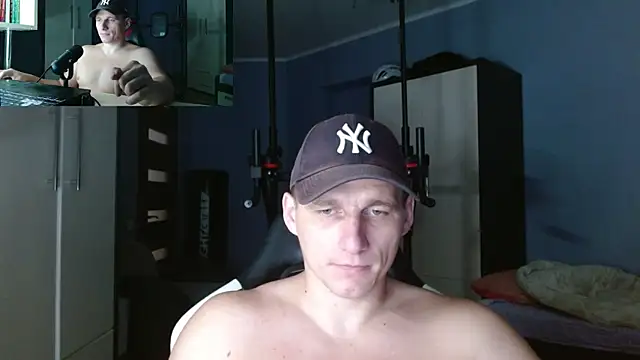 Snapshot of PoliglotJoe chatting on 10-15-25, 05:46 PoliglotJoe online show from 10-15-25, 05:46