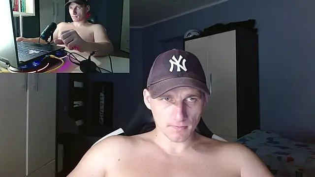 Snapshot of PoliglotJoe chatting on 10-16-25, 06:31 PoliglotJoe online show from 10-16-25, 06:31
