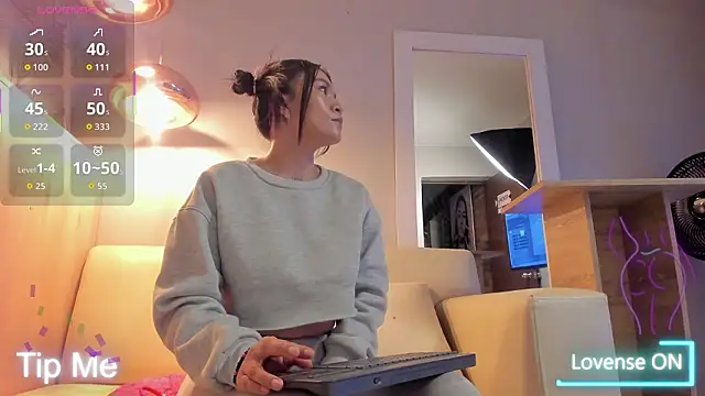 bonie lov online show from 02-25-26, 10:30