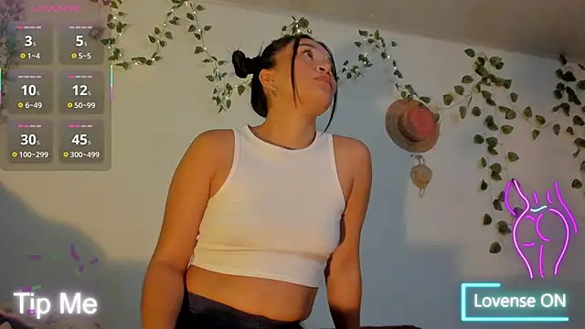 bonie lov online show from 04-15-26, 10:21