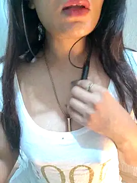 Snapshot of RadhaBabe chatting on 05-15-26, 05:31 RadhaBabe online show from 05-15-26, 05:31