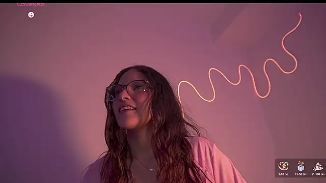 Snapshot of HannaMoom chatting on 01-07-26, 03:03 HannaMoom online show from 01-07-26, 03:03