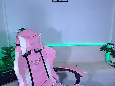 Snapshot of plysaithailand chatting on 10-15-25, 01:50 plysaithailand online show from 10-15-25, 01:50