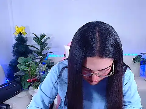 Snapshot of plysaithailand chatting on 11-28-25, 07:55 plysaithailand online show from 11-28-25, 07:55