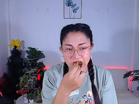Snapshot of plysaithailand chatting on 05-31-26, 04:42 plysaithailand online show from 05-31-26, 04:42