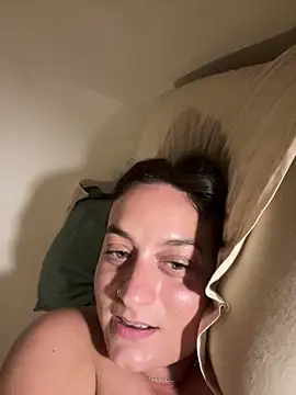 Snapshot of indierotic chatting on 02-02-26, 02:32 indierotic online show from 02-02-26, 02:32