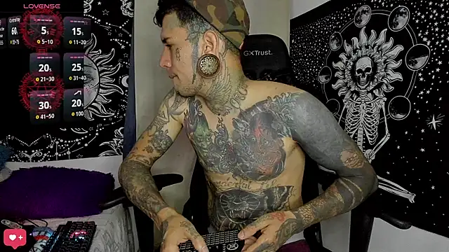 Snapshot of josh__ackerman chatting on 01-16-25, 02:09 josh ackerman online show from 01-16-25, 02:09