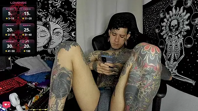 Snapshot of josh__ackerman chatting on 01-20-25, 12:57 josh ackerman online show from 01-20-25, 12:57