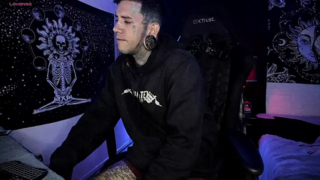 Snapshot of josh__ackerman chatting on 03-04-25, 01:34 josh ackerman online show from 03-04-25, 01:34