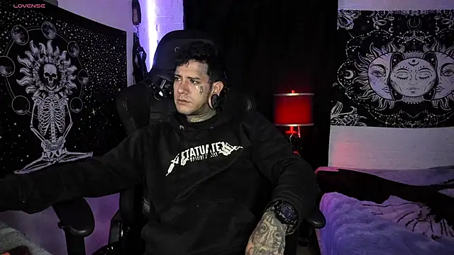 Snapshot of josh__ackerman chatting on 03-16-25, 04:41 josh ackerman online show from 03-16-25, 04:41