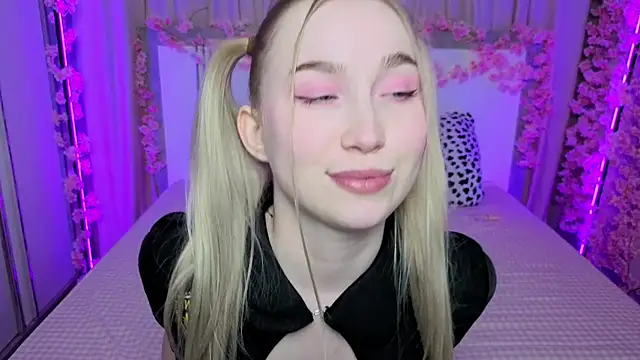 LilyStarlight online show from 04-06-26, 04:46