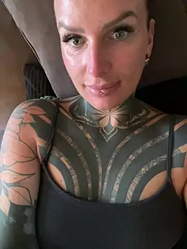 Snapshot of InkedBiitch chatting on 07-12-26, 07:05 InkedBiitch online show from 07-12-26, 07:05