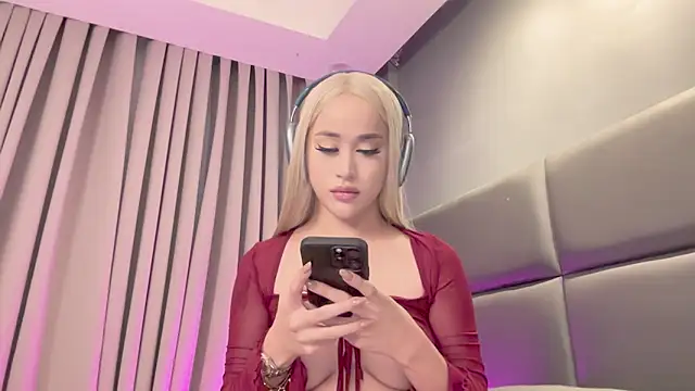 Snapshot of Carrie_Colbyxx chatting on 11-03-25, 02:24 Carrie Colbyxx online show from 11-03-25, 02:24