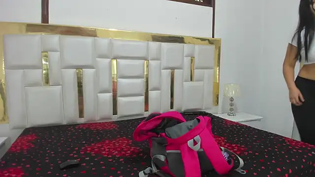 Snapshot of Kylieandjhonny chatting on 01-24-25, 09:15 Kylieandjhonny online show from 01-24-25, 09:15