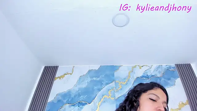 Snapshot of Kylieandjhonny chatting on 10-02-25, 07:54 Kylieandjhonny online show from 10-02-25, 07:54