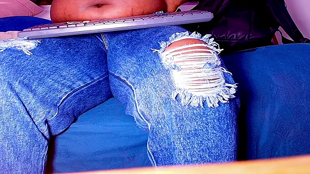  ebony-queen  online show from 09-26-25, 01:15