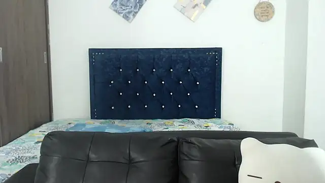 QueenSquirt  online show from 03-18-25, 08:04