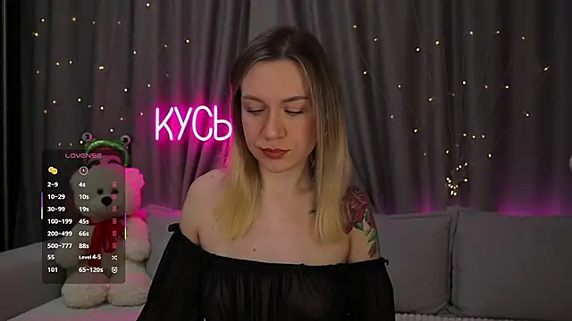 Snapshot of _LadyMargo_ chatting on 02-25-26, 10:41 LadyMargo online show from 02-25-26, 10:41