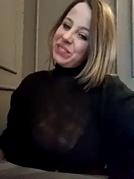 Snapshot of Emma96_hot chatting on 12-24-24, 12:33 Emma96 hot online show from 12-24-24, 12:33
