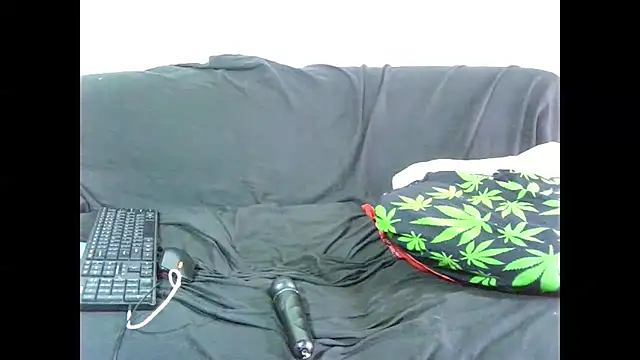 MissParis26 online show from 01-25-25, 11:55