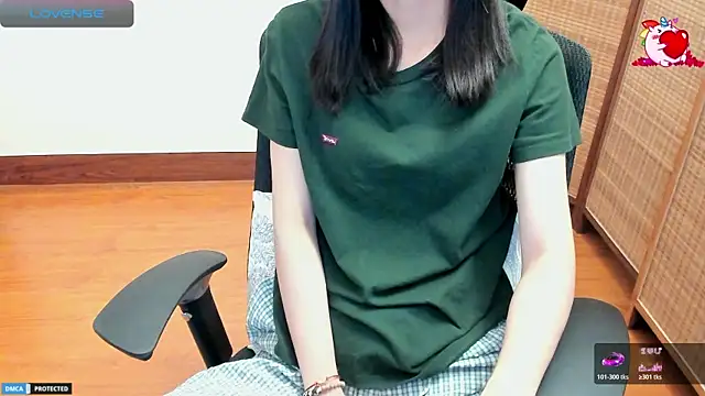 Snapshot of Ayase_momo chatting on 06-24-26, 10:20 Ayase momo online show from 06-24-26, 10:20