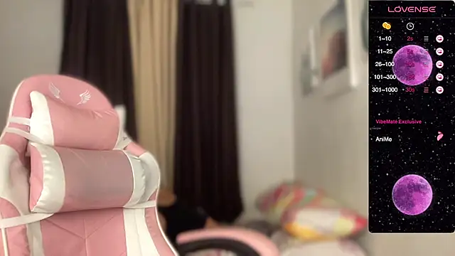 Snapshot of Alaia_Pope chatting on 01-19-25, 09:13 Alaia Pope online show from 01-19-25, 09:13