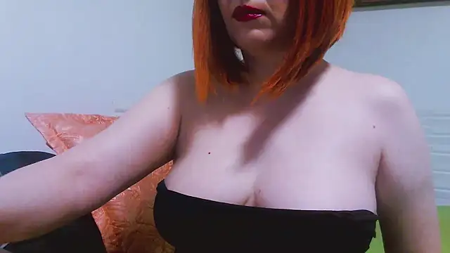 Snapshot of MashaYeah777 chatting on 09-19-25, 10:16 MashaYeah777 online show from 09-19-25, 10:16