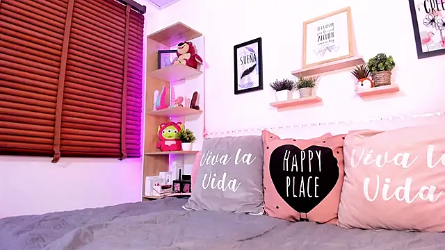 Nata Villalobos online show from 01-13-25, 03:56