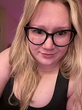 PiggyRose online show from 03-23-25, 05:00