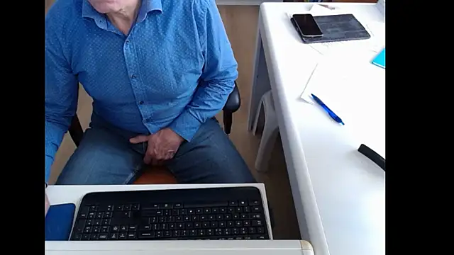 Snapshot of dutchpornking chatting on 10-30-25, 09:44 dutchpornking online show from 10-30-25, 09:44