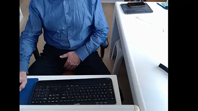 Snapshot of dutchpornking chatting on 11-07-25, 08:36 dutchpornking online show from 11-07-25, 08:36