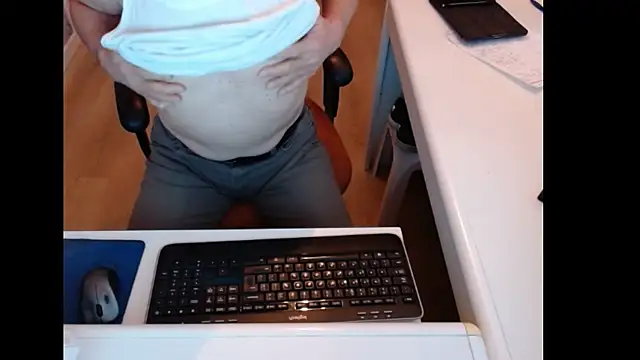 Snapshot of dutchpornking chatting on 11-11-25, 08:03 dutchpornking online show from 11-11-25, 08:03