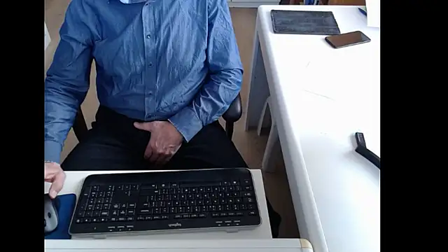 Snapshot of dutchpornking chatting on 11-20-25, 08:36 dutchpornking online show from 11-20-25, 08:36