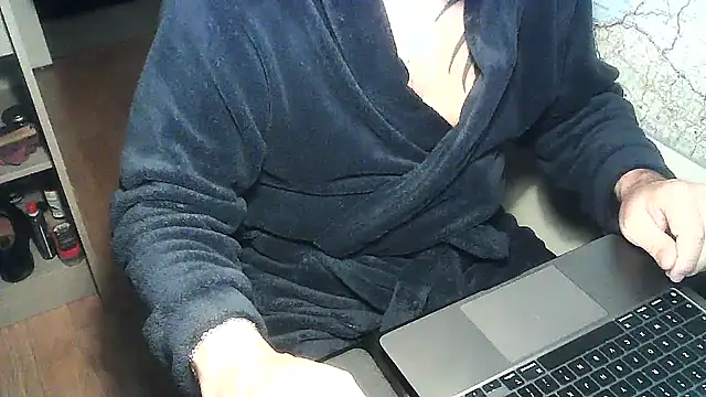 Snapshot of DUDURA@xh chatting on 01-06-25, 05:06 DUDURAxh online show from 01-06-25, 05:06