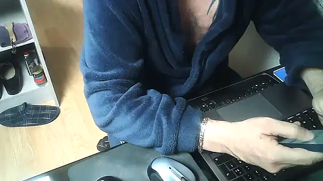 Snapshot of DUDURA@xh chatting on 02-24-26, 09:18 DUDURAxh online show from 02-24-26, 09:18