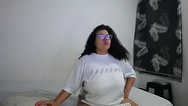 mabigomez00 online show from 04-21-26, 09:37