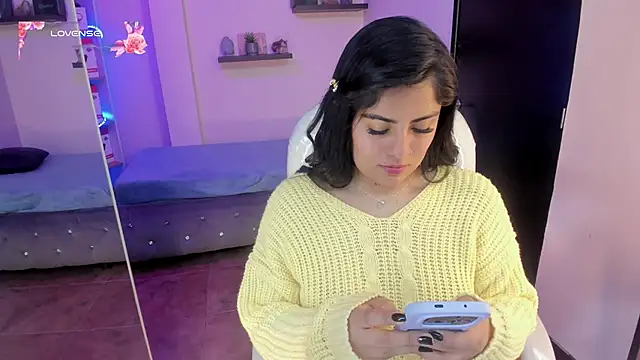 Snapshot of Catalinaa_martinez chatting on 12-11-24, 01:58 Catalinaa martinez online show from 12-11-24, 01:58